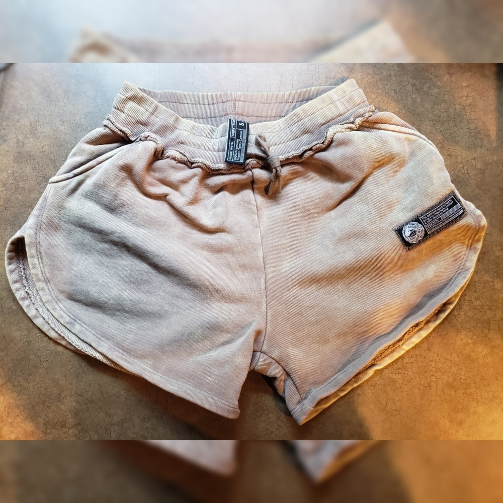 Alphalete very terry stone small shorts